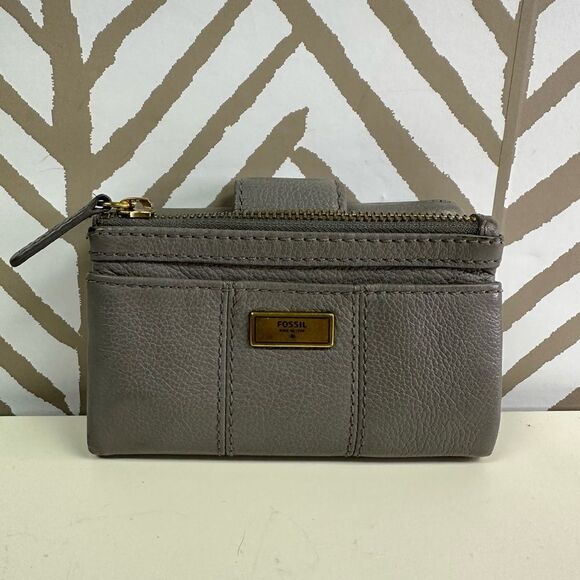 Fossil Gray Leather Medium Size Wallet - Picture 1 of 6